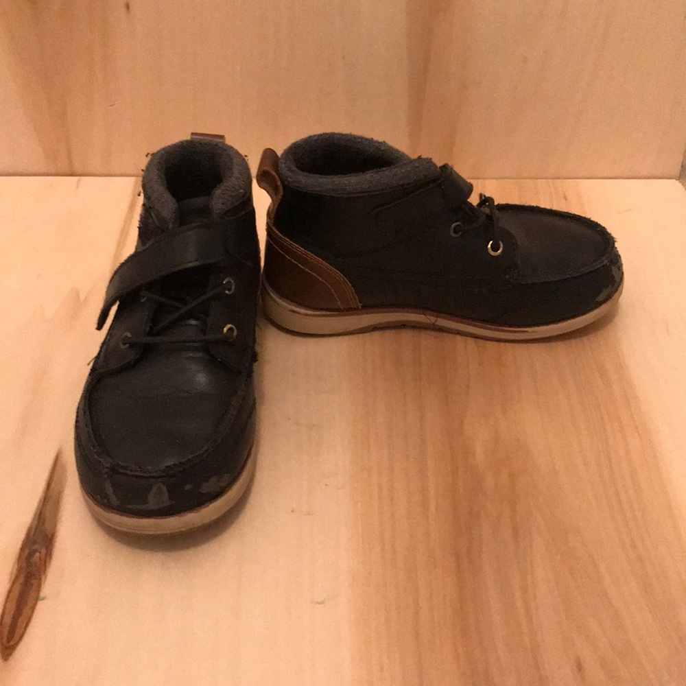 Boys black boots